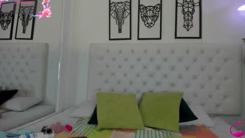 Snapshot of hilary_tailor chatting on October 19, 11:11 am hilary_tailor online show from October 19, 11:11 am