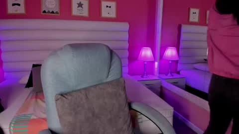 Snapshot of hilary_tailor chatting on October 20, 11:10 am hilary_tailor online show from October 20, 11:10 am