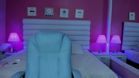 Snapshot of hilary_tailor chatting on November 7, 11:10 am hilary_tailor online show from November 7, 11:10 am