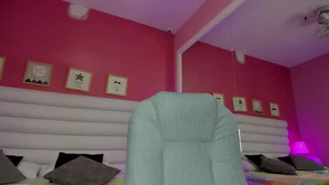 Snapshot of hilary_tailor chatting on November 11, 10:59 am hilary_tailor online show from November 11, 10:59 am