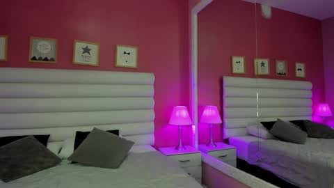 Snapshot of hilary_tailor chatting on November 18, 10:52 am hilary_tailor online show from November 18, 10:52 am