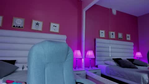 Snapshot of hilary_tailor chatting on November 25, 10:59 am hilary_tailor online show from November 25, 10:59 am