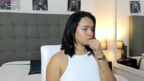 hilary_tailor online show from March 3, 11:16 am