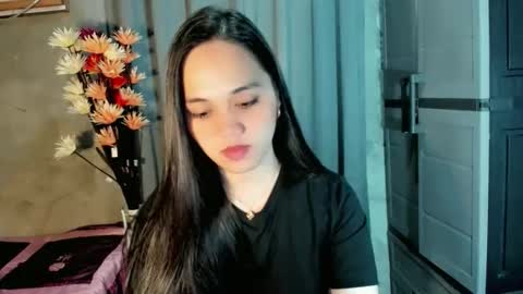 hilarymolly online show from February 9, 9:30 pm