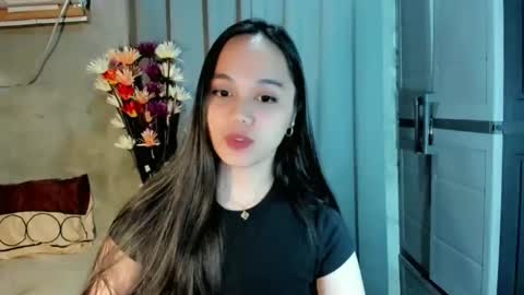 hilarymolly online show from March 12, 1:23 am