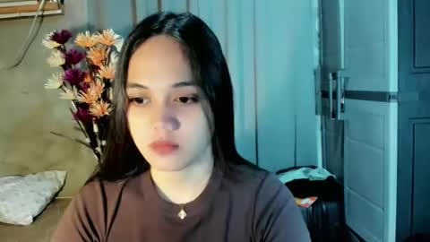 hilarymolly online show from April 27, 8:34 am