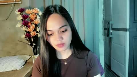 hilarymolly online show from April 30, 8:57 pm