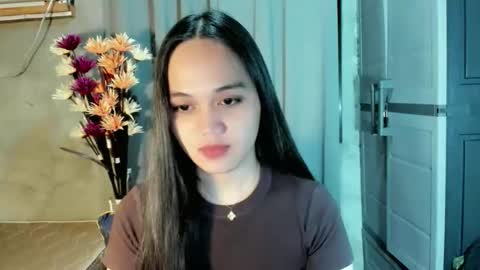 hilarymolly online show from May 6, 5:51 pm