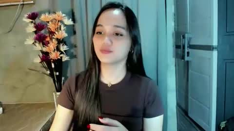 hilarymolly online show from May 8, 8:36 pm