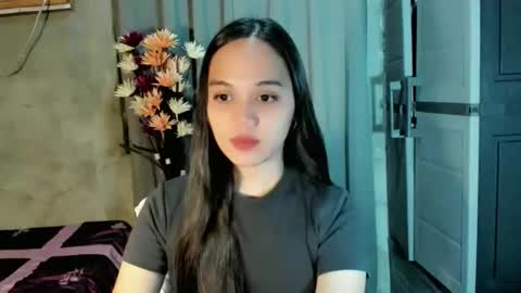 hilarymolly online show from May 9, 6:13 pm