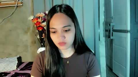 hilarymolly online show from June 2, 12:45 am