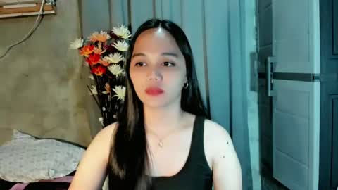 hilarymolly online show from June 2, 5:37 pm