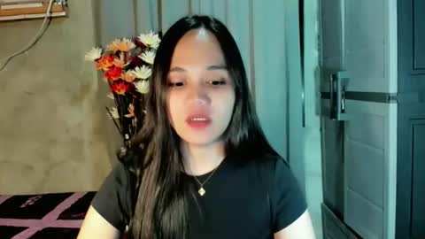 hilarymolly online show from June 4, 6:14 pm
