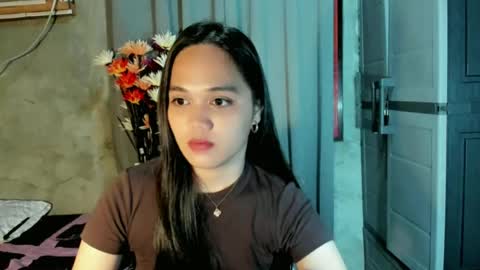 hilarymolly online show from June 11, 7:23 pm