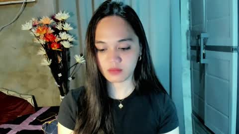 hilarymolly online show from July 17, 7:52 pm