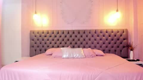 Snapshot of hillary_bigbutt chatting on March 9, 3:43 am Hillary online show from March 9, 3:43 am