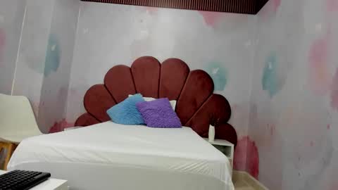 Snapshot of hillary_bigbutt chatting on March 15, 3:45 am Hillary online show from March 15, 3:45 am