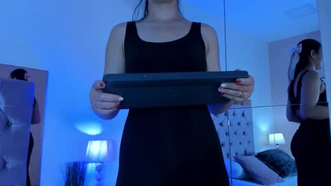 Hillary online show from November 28, 3:20 am