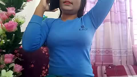 Snapshot of himuhimu22 chatting on February 6, 9:00 am himuhimu22 online show from February 6, 9:00 am