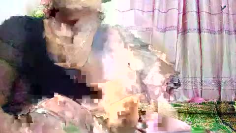 Snapshot of himuhimu22 chatting on March 4, 11:43 pm himuhimu22 online show from March 4, 11:43 pm