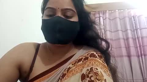 Snapshot of himuhimu22 chatting on October 18, 6:52 pm himuhimu22 online show from October 18, 6:52 pm