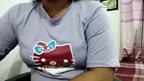 Snapshot of himuhimu22 chatting on November 16, 2:55 pm himuhimu22 online show from November 16, 2:55 pm