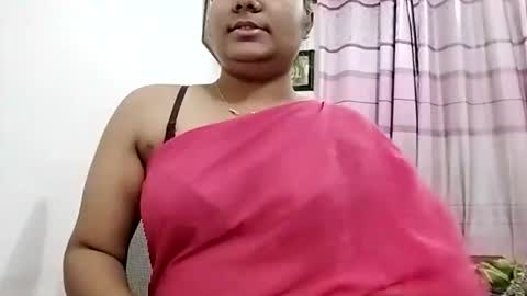 Snapshot of himuhimu22 chatting on November 18, 7:07 pm himuhimu22 online show from November 18, 7:07 pm