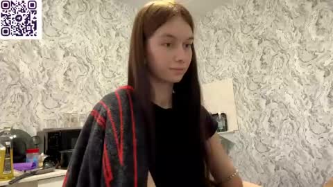 Snapshot of hinadesire chatting on June 5, 11:32 pm Hina online show from June 5, 11:32 pm