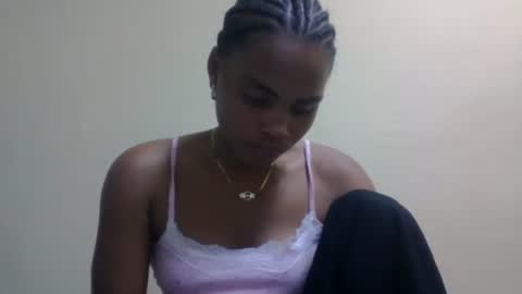 Snapshot of hinah89 chatting on June 13, 9:02 pm hinah89 online show from June 13, 9:02 pm