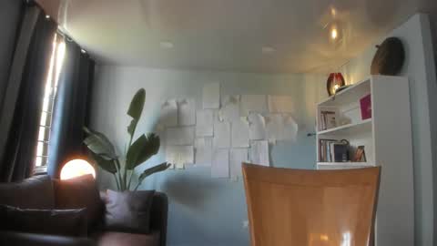 Hinnata online show from October 18, 4:08 pm