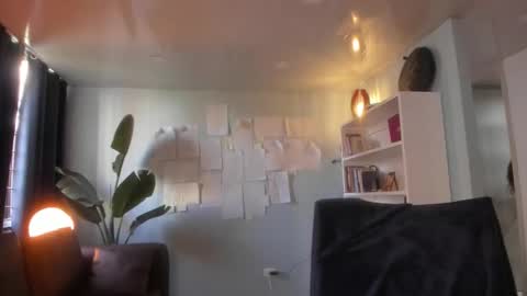 Hinnata online show from October 19, 1:01 pm