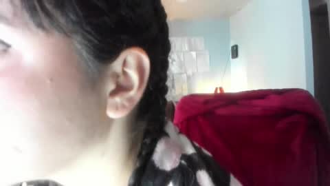 Hinnata online show from November 1, 7:49 pm