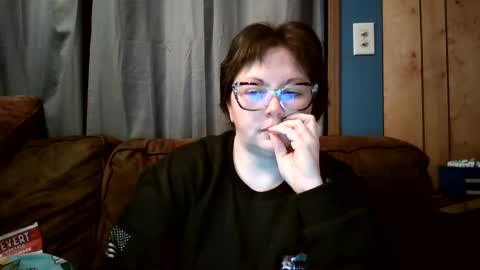 Snapshot of hippihope420 chatting on February 26, 4:36 am Bella online show from February 26, 4:36 am