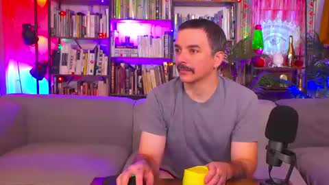 Snapshot of hipstertrashdumpsterfire chatting on July 23, 8:01 am HipsterTrash Clark one half of Task Manager online show from July 23, 8:01 am