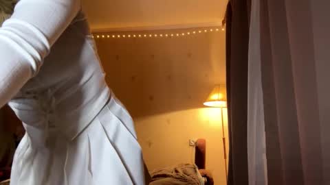 I am Amy ntmu Lets hit 10 Thumbs Up together online show from March 4, 5:30 pm