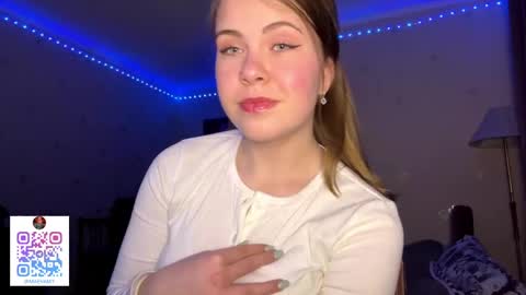 I am Amy ntmu Lets hit 10 Thumbs Up together online show from March 20, 4:12 pm