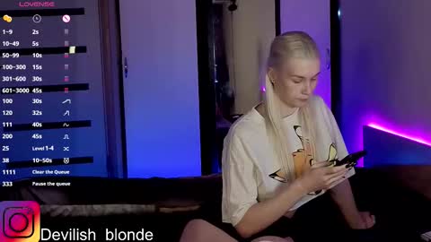 Mary online show from November 29, 5:38 pm