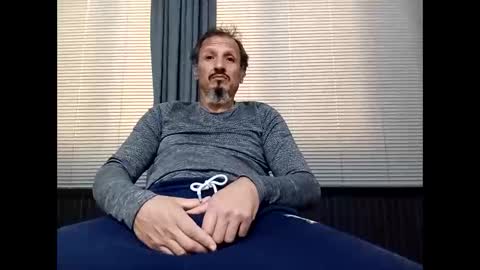 Snapshot of hitstick077 chatting on February 12, 10:21 am CandyboxHunter44 online show from February 12, 10:21 am