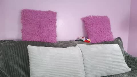 hiyakasudere_ online show from December 17, 12:33 pm