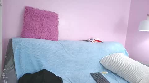 hiyakasudere_ online show from December 20, 12:29 am