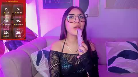 Hiyori  online show from March 29, 8:25 am