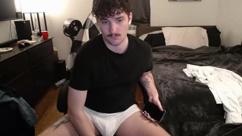 Snapshot of hngboymitch chatting on September 22, 2:02 am Mitch online show from September 22, 2:02 am