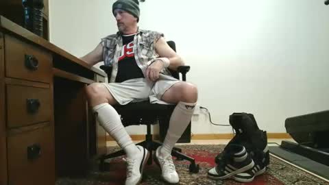 Snapshot of hockeybud chatting on February 4, 9:20 pm Rick online show from February 4, 9:20 pm