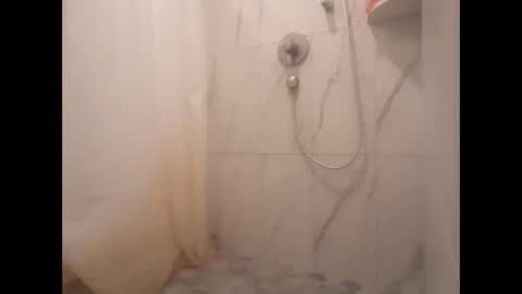 Snapshot of hockeyjock17 chatting on April 5, 4:37 pm hockeyjock17 online show from April 5, 4:37 pm
