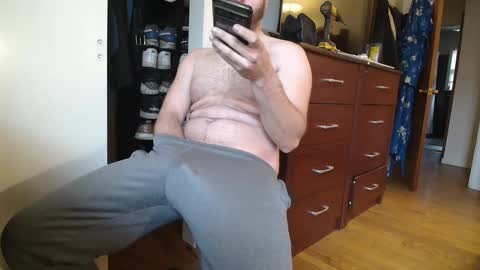 Hockey Player online show from December 10, 3:55 pm