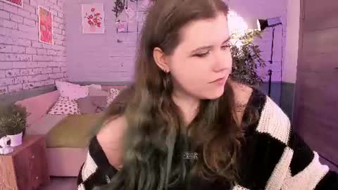 Snapshot of hoctra_neith chatting on June 13, 6:22 am Hanna online show from June 13, 6:22 am