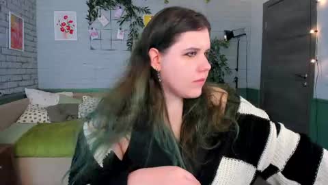Snapshot of hoctra_neith chatting on June 14, 6:15 am Hanna online show from June 14, 6:15 am