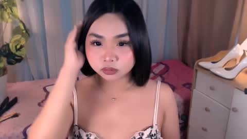 Snapshot of hoellygia chatting on February 26, 10:20 pm IM NEW HERE ITS ME GIA online show from February 26, 10:20 pm