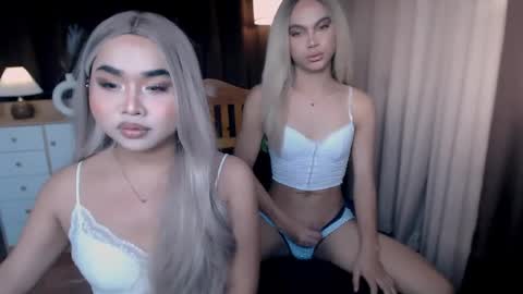 Snapshot of hoellygia chatting on March 19, 9:02 am IM NEW HERE ITS ME GIA online show from March 19, 9:02 am