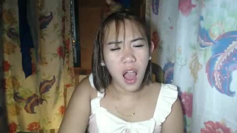 Snapshot of hoelykarrie chatting on February 19, 2:57 pm Karrie3 online show from February 19, 2:57 pm